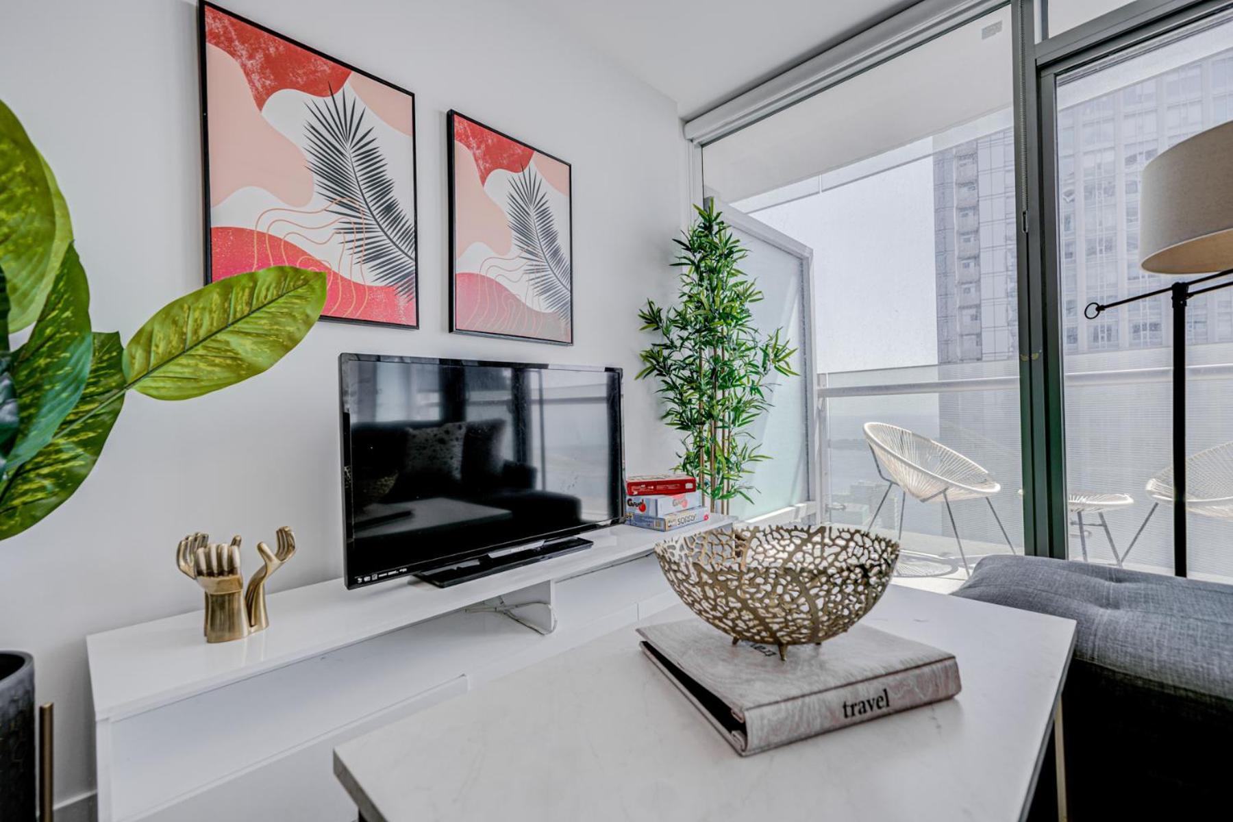 טורונטו Skytree - Modern Rusty Condo Close To Union Station In Heart Of Downtown מראה חיצוני תמונה