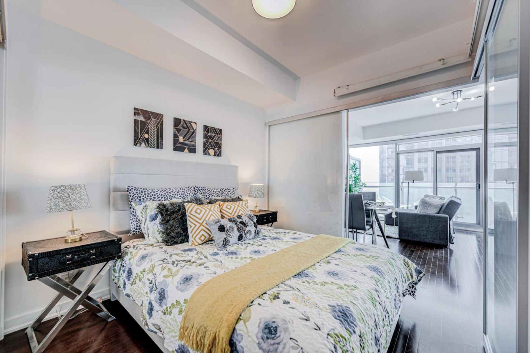 טורונטו Skytree - Modern Rusty Condo Close To Union Station In Heart Of Downtown מראה חיצוני תמונה