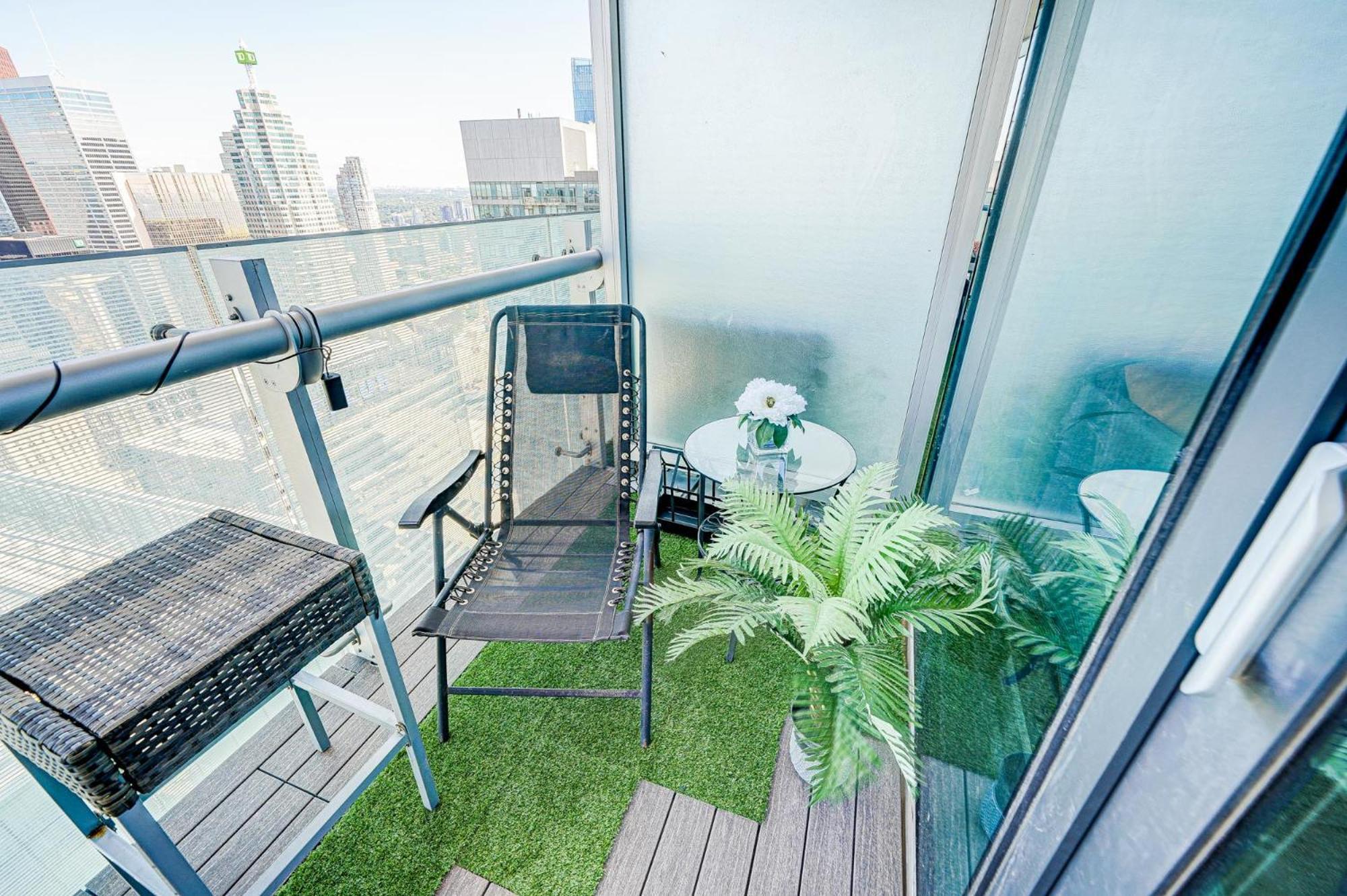 טורונטו Skytree - Modern Rusty Condo Close To Union Station In Heart Of Downtown מראה חיצוני תמונה