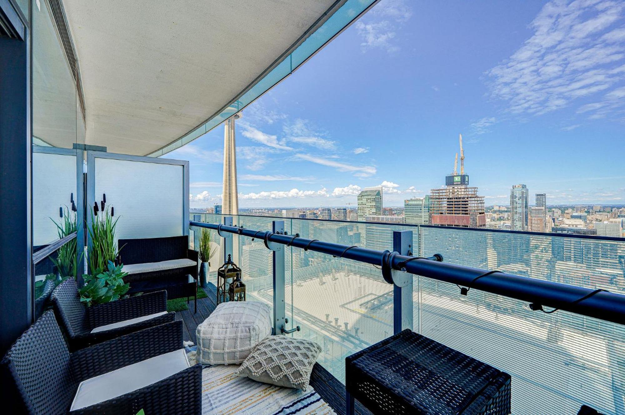 טורונטו Skytree - Modern Rusty Condo Close To Union Station In Heart Of Downtown מראה חיצוני תמונה
