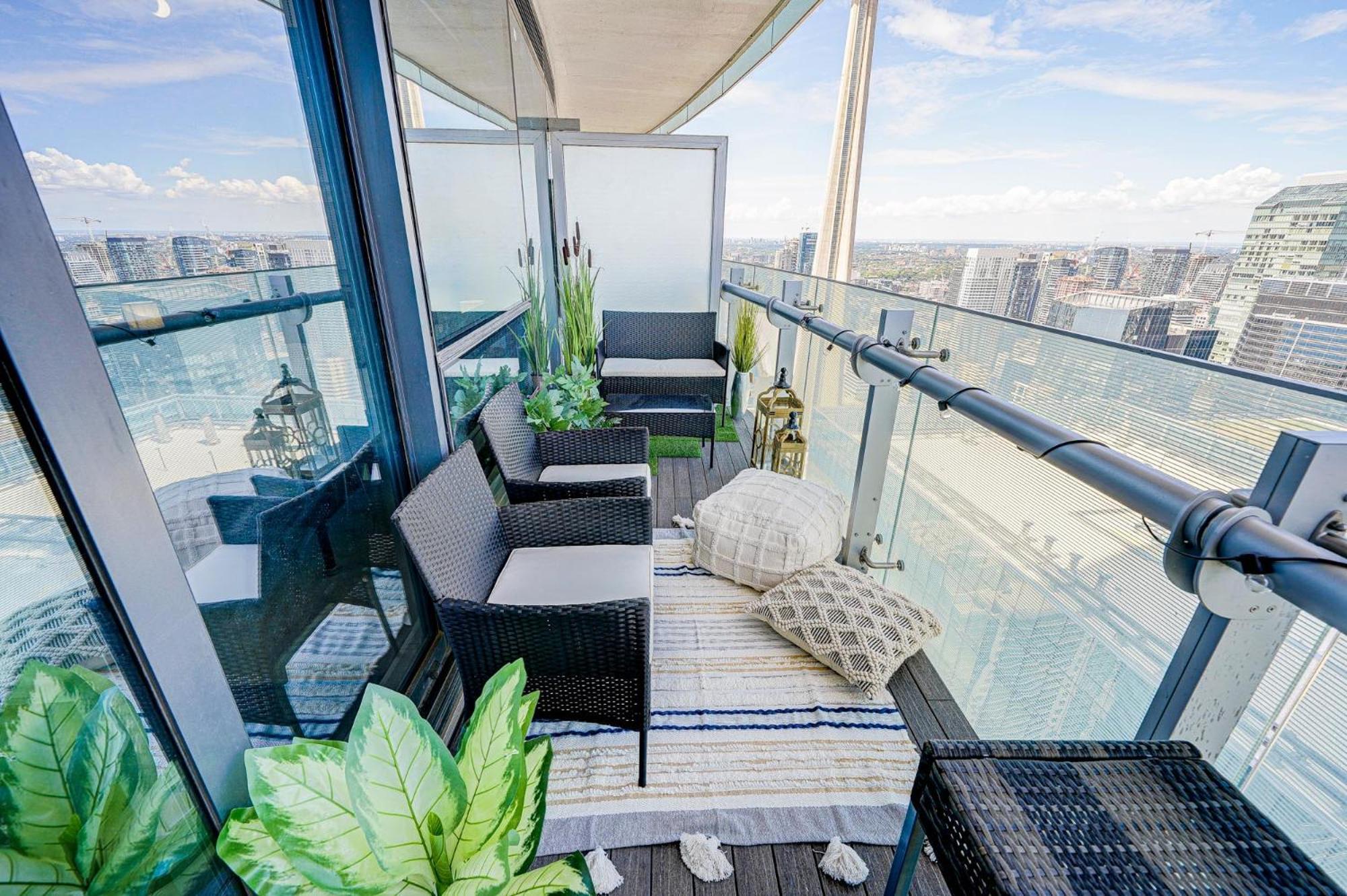 טורונטו Skytree - Modern Rusty Condo Close To Union Station In Heart Of Downtown מראה חיצוני תמונה